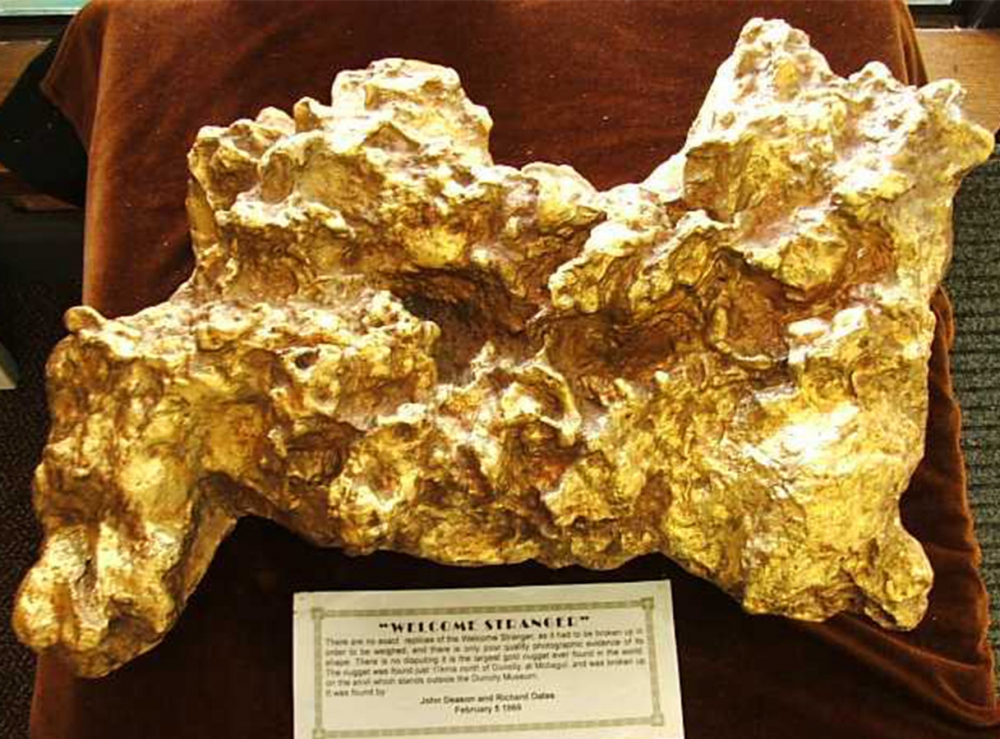 Napodobenina největšího zlatého nugetu z roku 1869